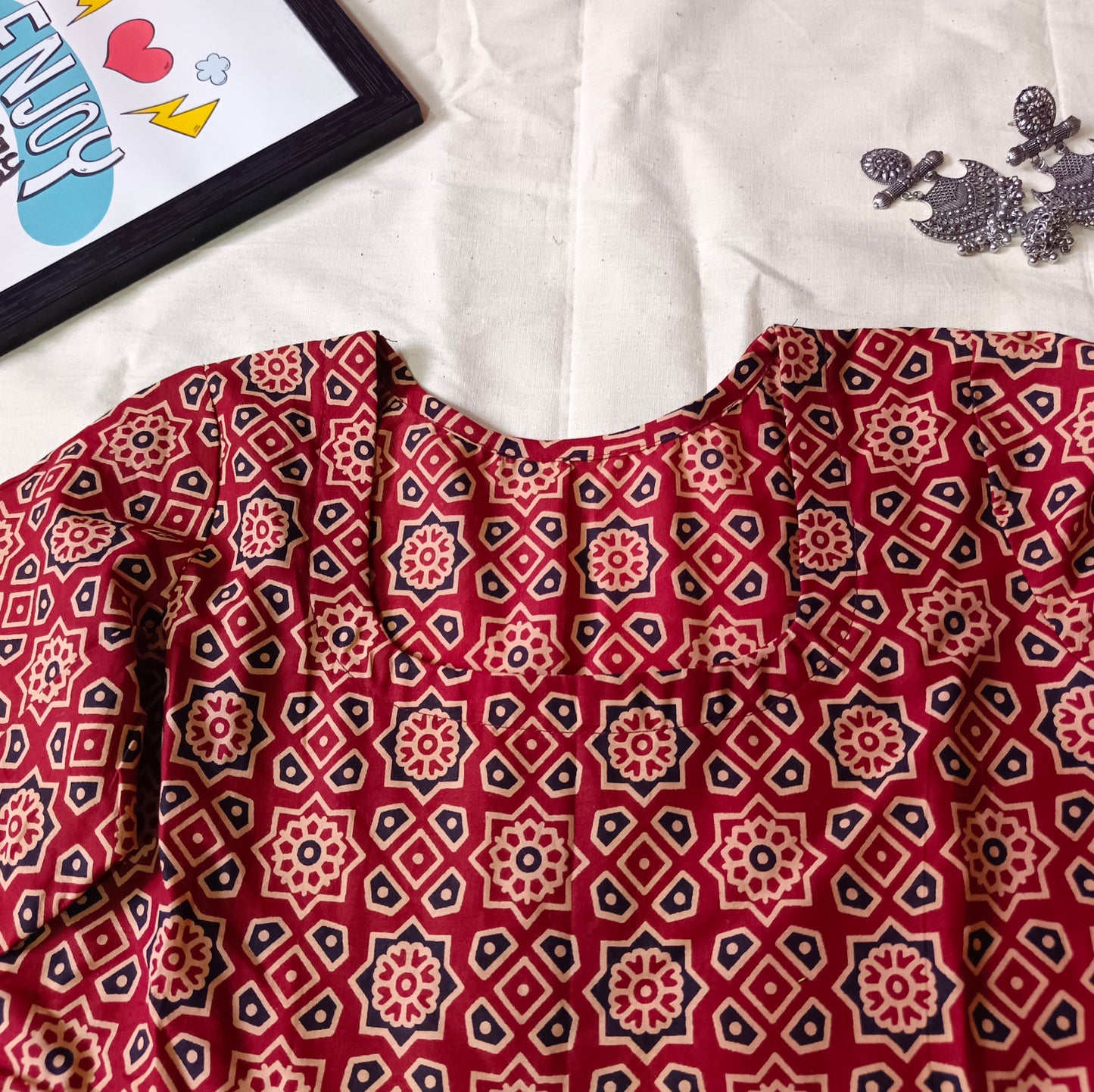 Samesu cotton squre neck top & 1 scrunchie free