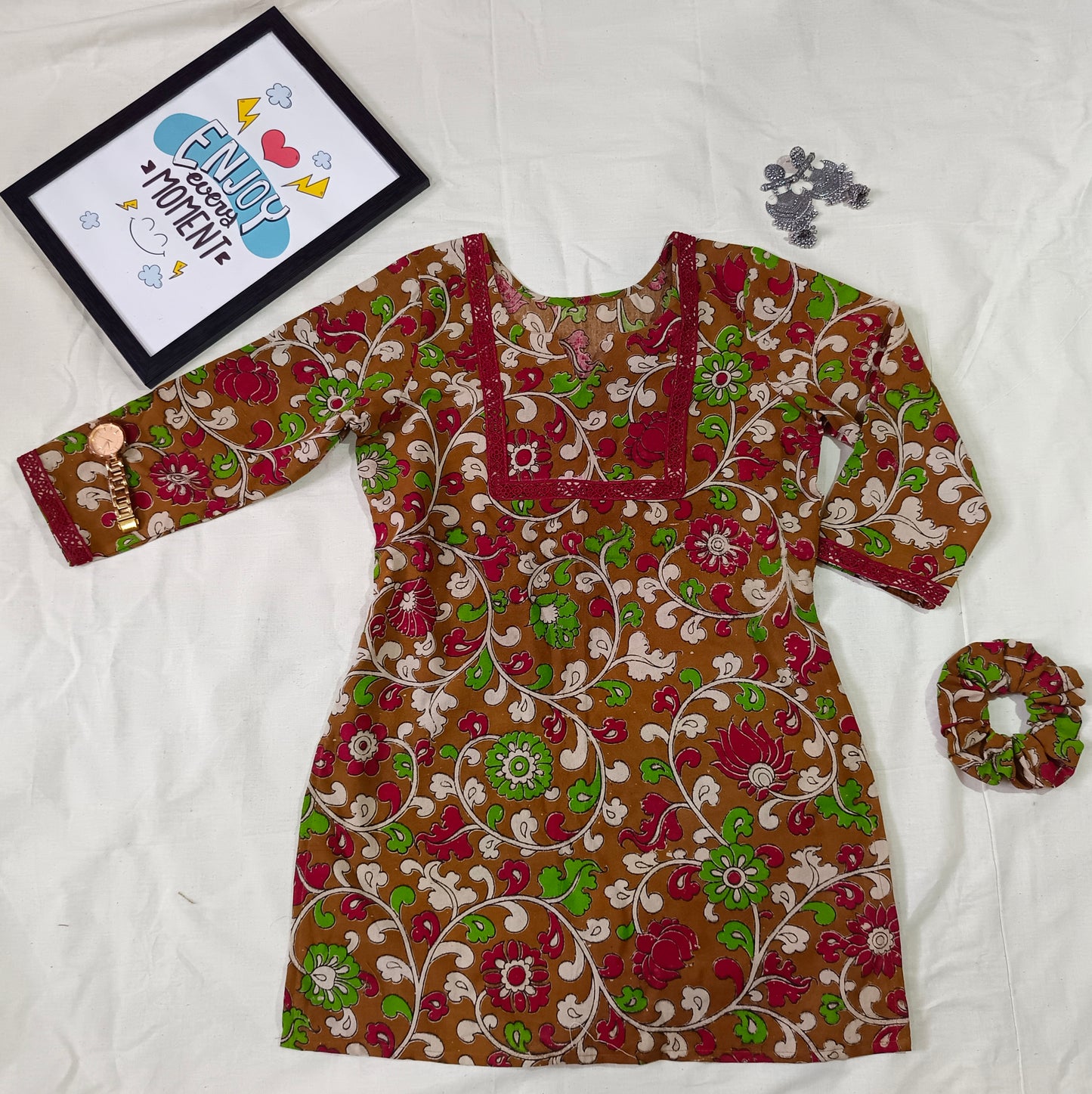 Samesu cotton Short kurti with long sleeves, 1 scrunchie free.