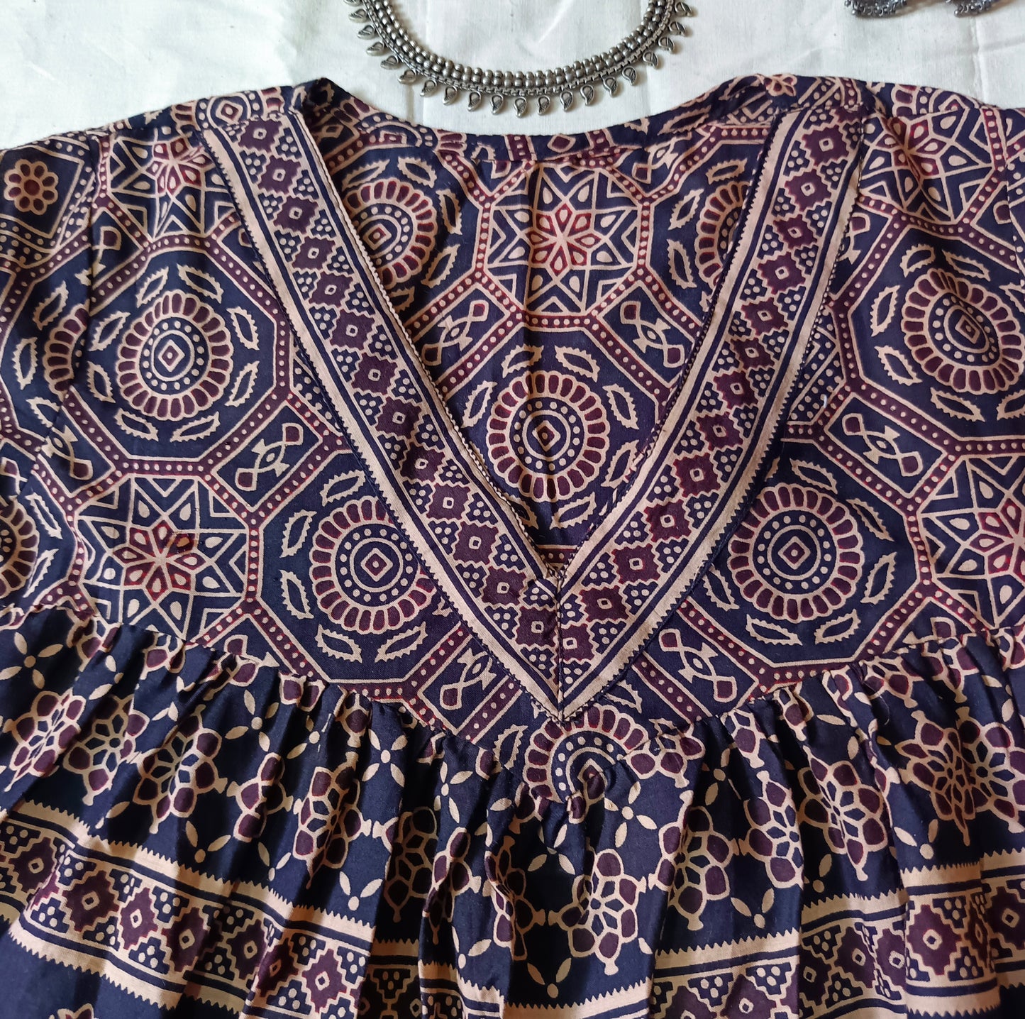 Short top , v neck , cotton printed fabric & 1 scrunchie free