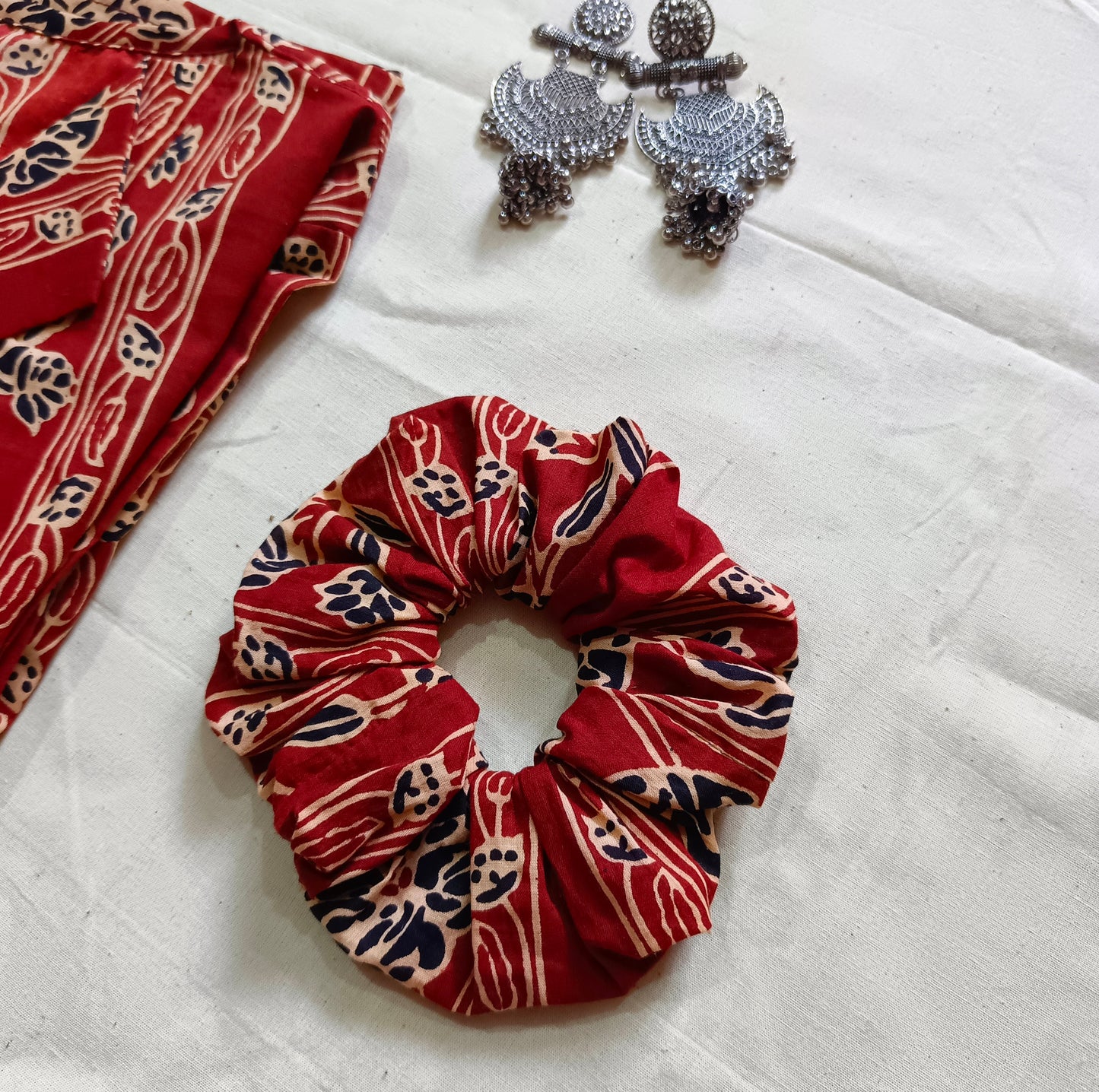 Loom & Loop Cotton Shirt with Free Scrunchie