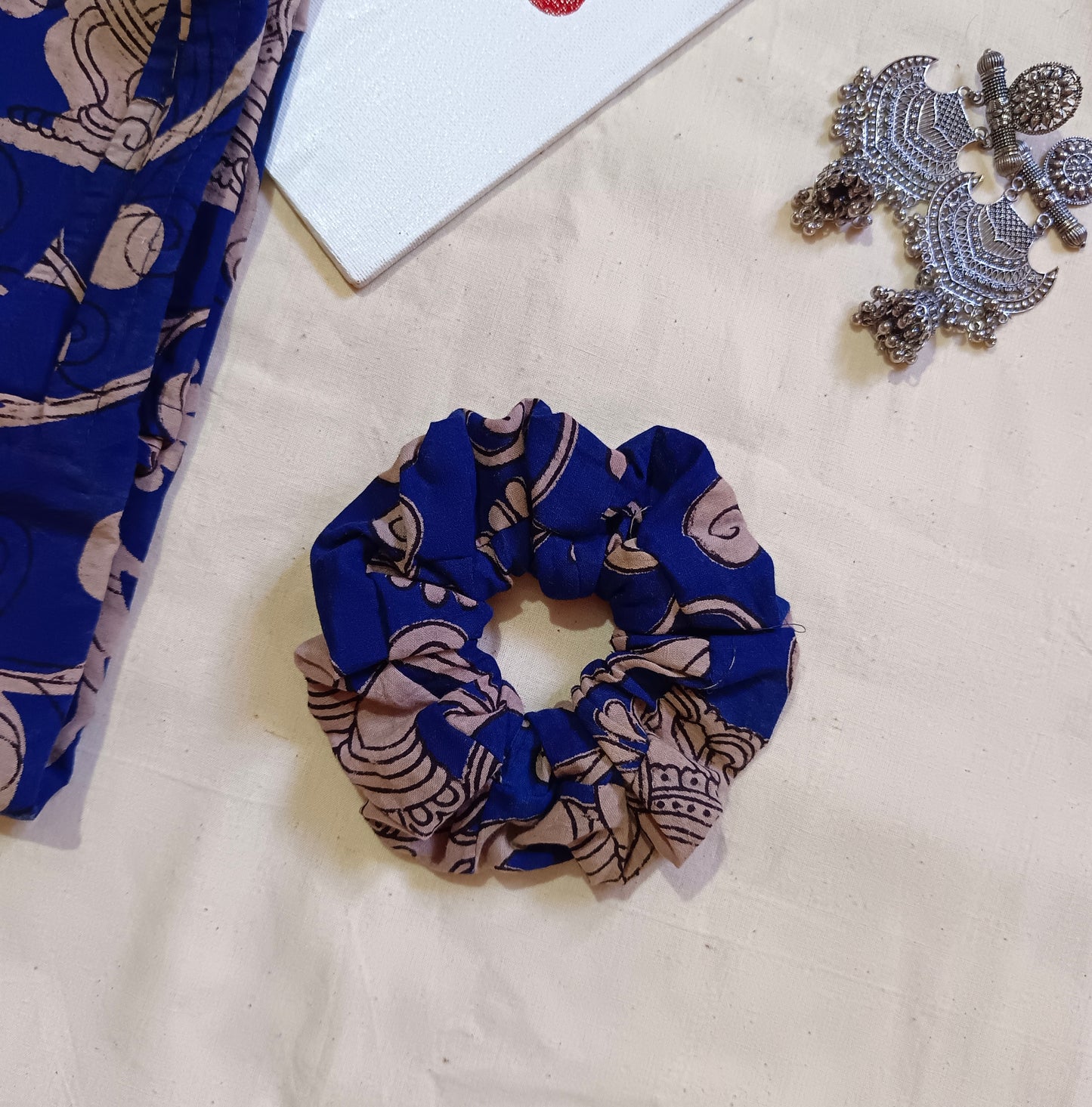 Samesu short kurti, sleeveless, 1scrunchie free